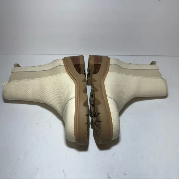 SorelJoan Now Snake Embossed Chelsea
Waterproof Lug Sole Cream Booties Sz 10 - Picture 10 of 16